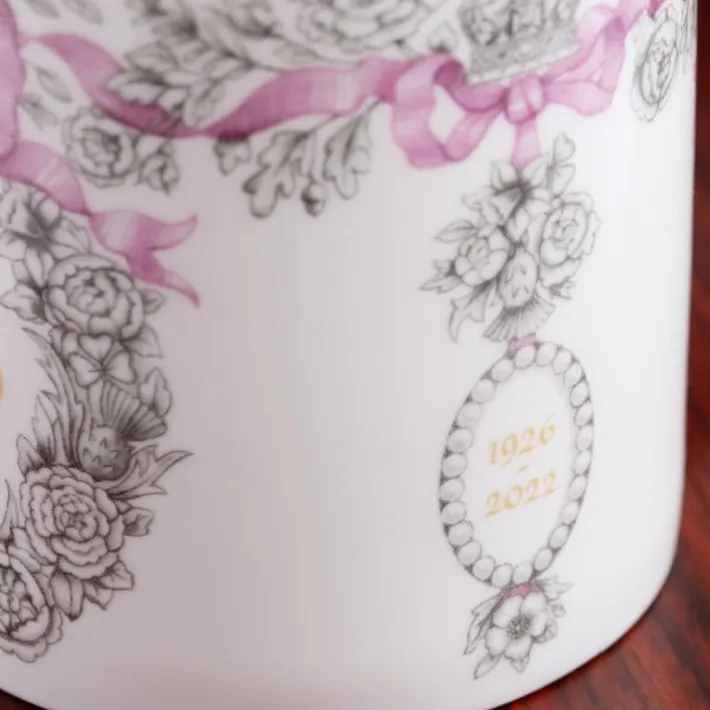 Royal Collection Shop Queen Elizabeth Ii Commemorative Coffee Mug* Tankards & Mugs