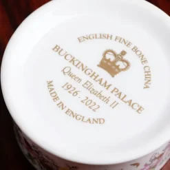 Royal Collection Shop Queen Elizabeth Ii Commemorative Pillbox* Queen Elizabeth Ii Commemorative Range